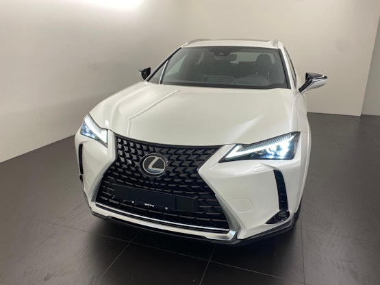 First vehicle image