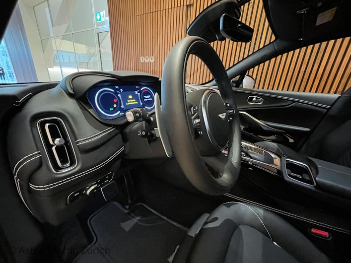 Vehicle image ASTON MARTIN DBX