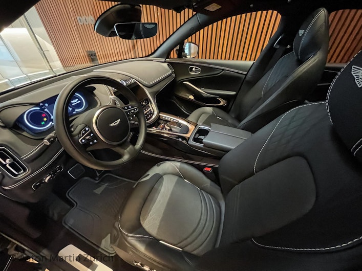 Vehicle image ASTON MARTIN DBX