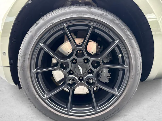 Aston Martin DBX 4.0 V8 Bi-Turbo
