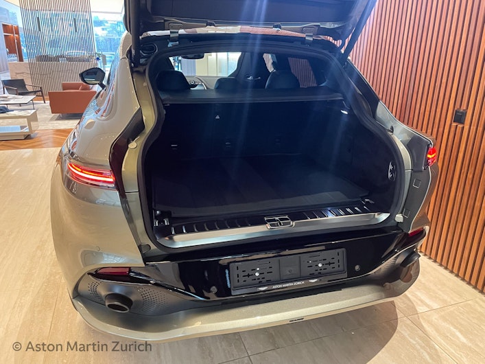 Vehicle image ASTON MARTIN DBX