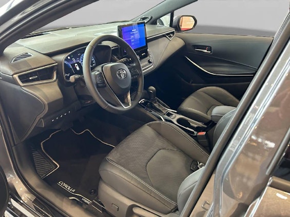 Vehicle image 12 Vehicle image 12