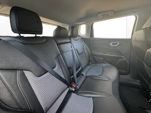 Jeep Compass 1.3 Swiss Altitude 4xe Pack Plus