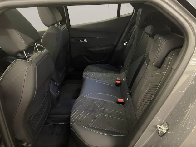 Peugeot 2008 1.2 Hybrid 136 GT
