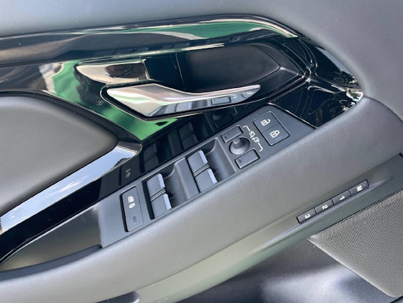 Vehicle image 5 Vehicle image 5