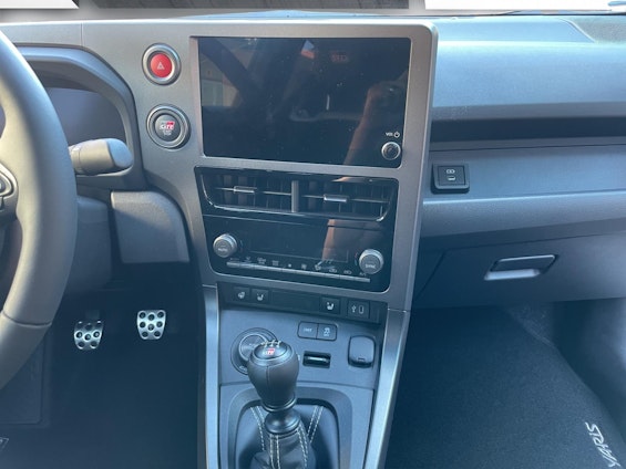 Vehicle image 15 Vehicle image 15