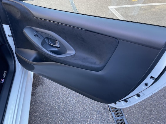 Vehicle image 14 Vehicle image 14