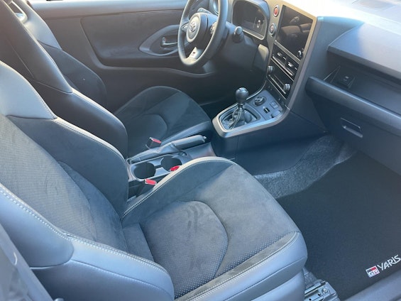 Vehicle image 13 Vehicle image 13