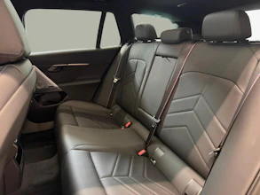 https://vehicle.imgix.net/3627889/a8bf3156-1f87-4156-8f1d-7f791d483903.jpg