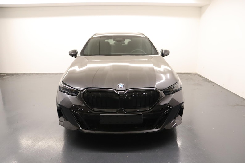 Vehicle image BMW 5 SERIES