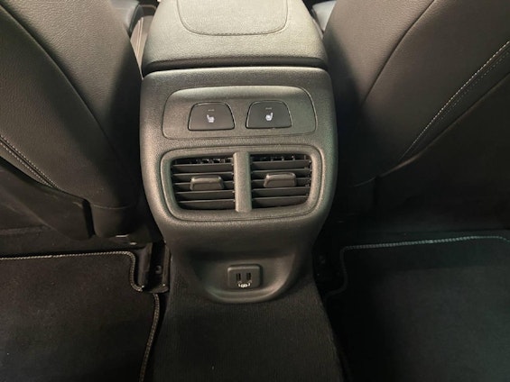 Vehicle image 13 Vehicle image 13