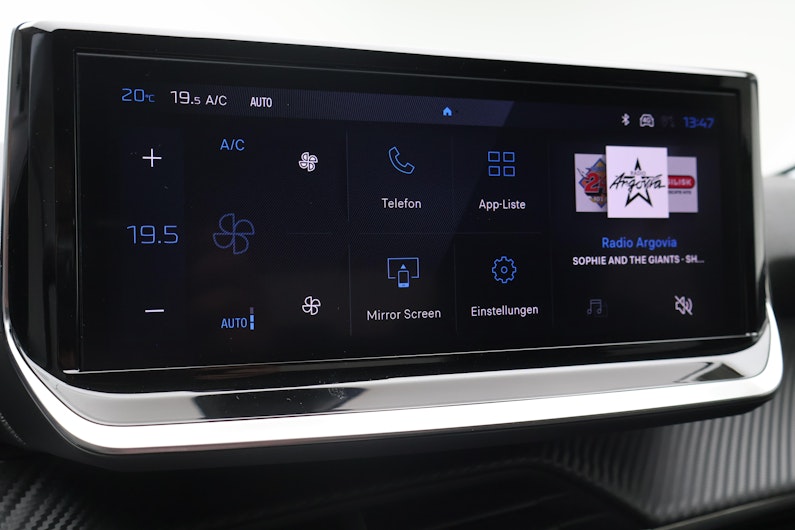 Vehicle image PEUGEOT 208