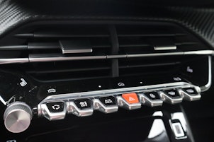 Vehicle image PEUGEOT 208 1.2 Hybrid Allure Premium