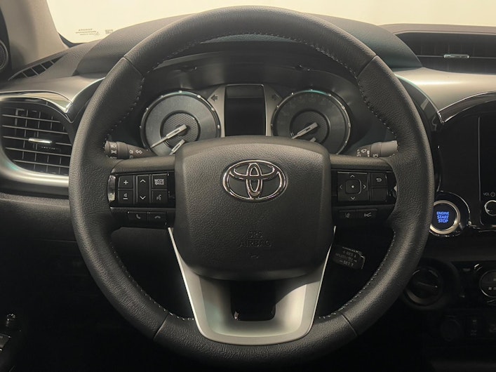 Vehicle image TOYOTA HI-LUX