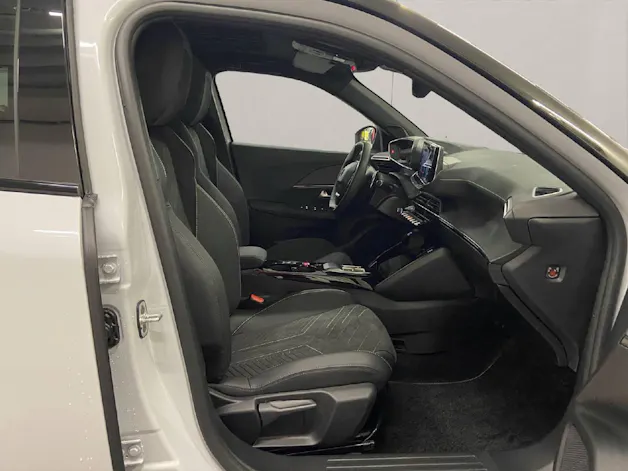 Peugeot 2008 1.2 Hybrid 136 GT