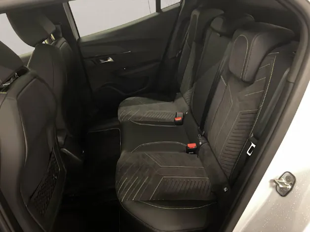 Peugeot 2008 1.2 Hybrid 136 GT