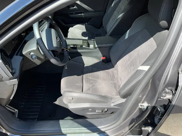 Opel Astra-e Swiss Plus