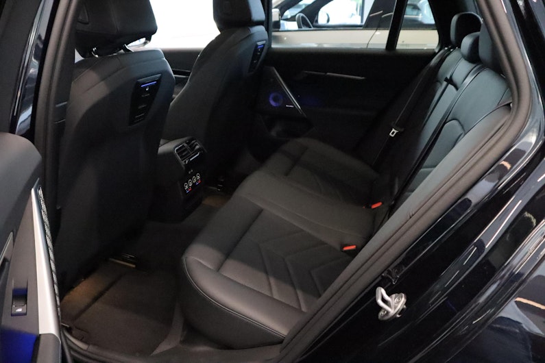 Vehicle image BMW 5 SERIES