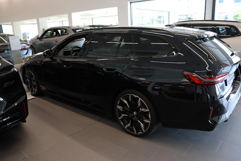 Vehicle image BMW 5 SERIES