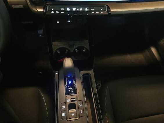 Vehicle image 18 Vehicle image 18