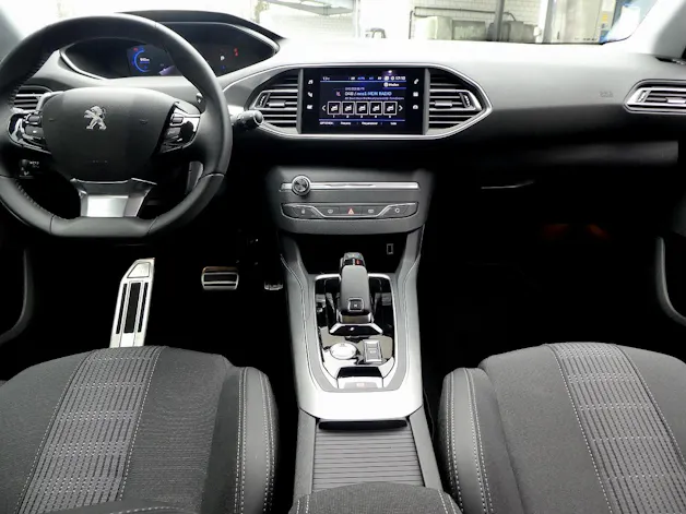 Peugeot 308 1.5 BlueHDi Allure Pack EAT8