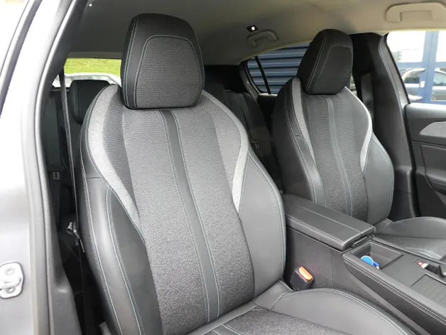 Peugeot 308 PureTech Allure Pack EAT8
