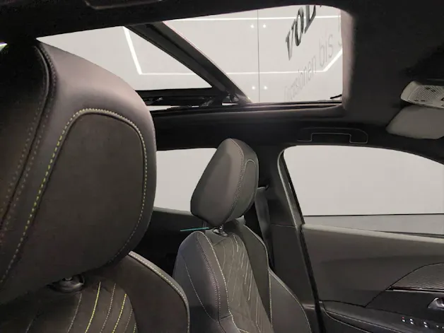 Peugeot 2008 1.2 Hybrid 136 GT