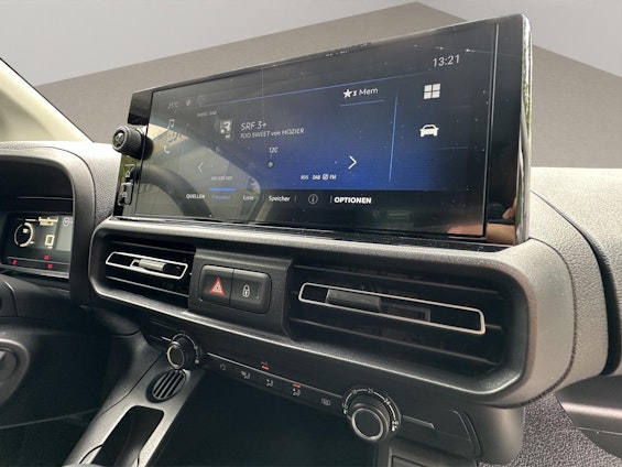 Vehicle image 28 Vehicle image 28