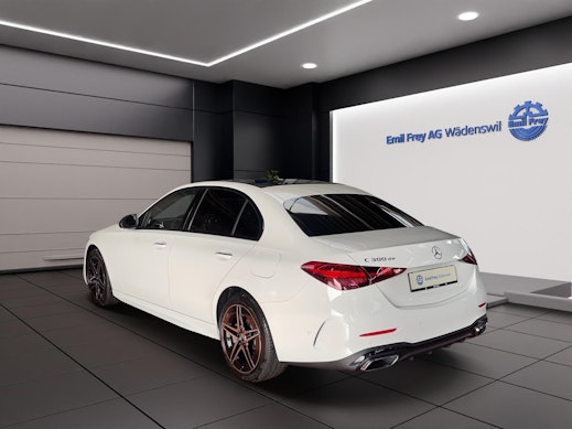 MERCEDES-BENZ C 300 de AMG Line 4matic 3