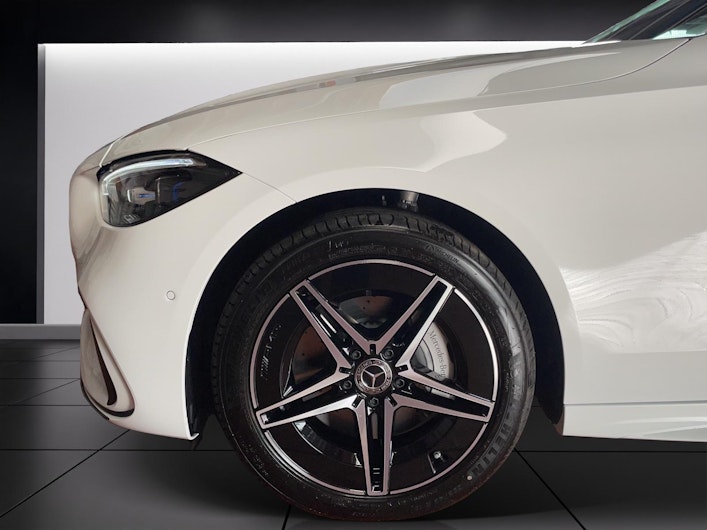 Vehicle image MERCEDES-BENZ C 300