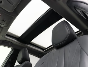 Vehicle image TOYOTA Mirai Fuel Cell Platinum