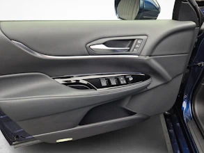 https://vehicle.imgix.net/3630792/c268655d-f284-47db-9b76-272cbc7bd89a.jpg