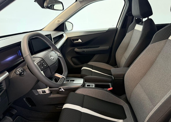 Vehicle image 9 Vehicle image 9