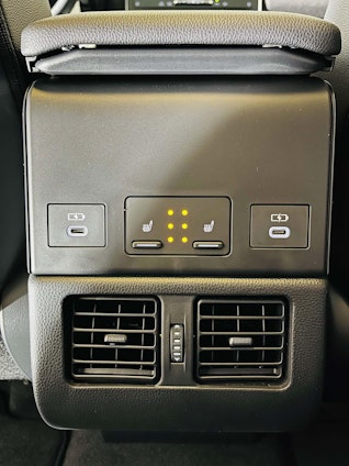 Vehicle image 13 Vehicle image 13