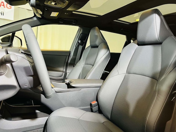 Vehicle image 6 Vehicle image 6