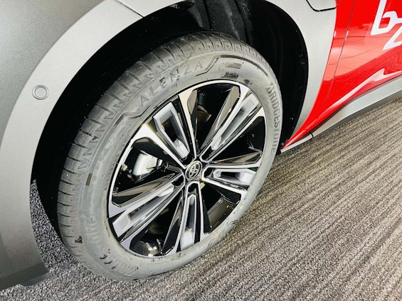 Vehicle image 4 Vehicle image 4