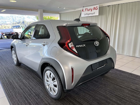 Vehicle image 2 Vehicle image 2