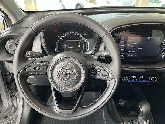 Vehicle image 8 Vehicle image 8