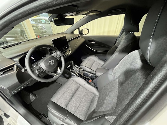 Vehicle image 5 Vehicle image 5