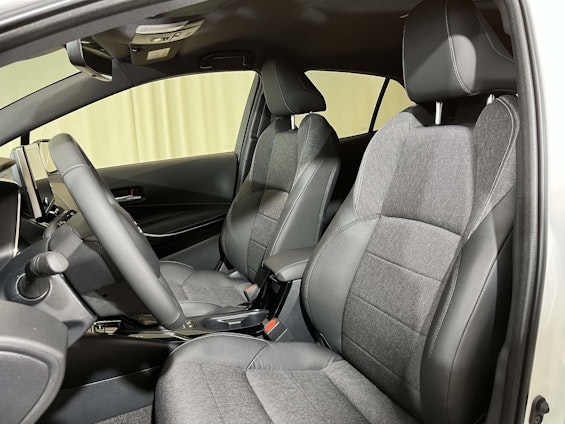 Vehicle image 6 Vehicle image 6