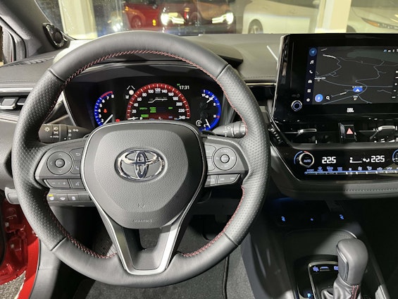 Vehicle image 9 Vehicle image 9