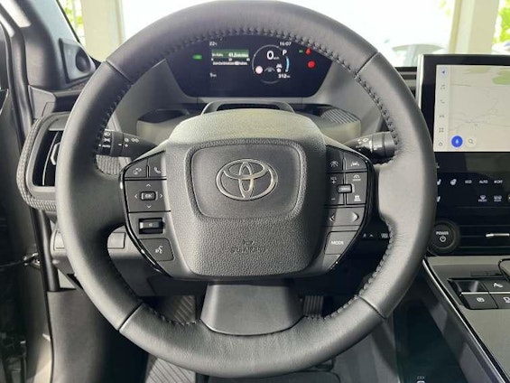 Vehicle image 13 Vehicle image 13