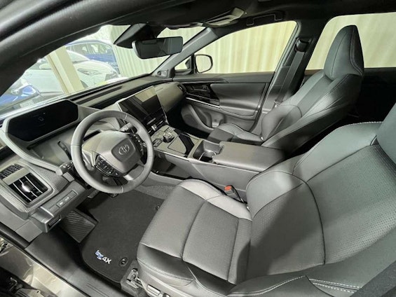 Vehicle image 5 Vehicle image 5