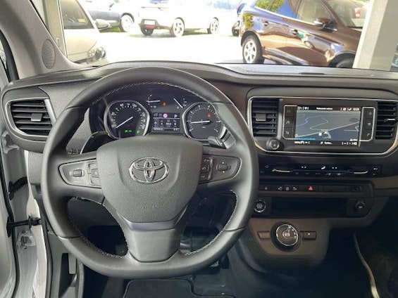 Vehicle image 11 Vehicle image 11