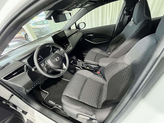 Vehicle image 4 Vehicle image 4