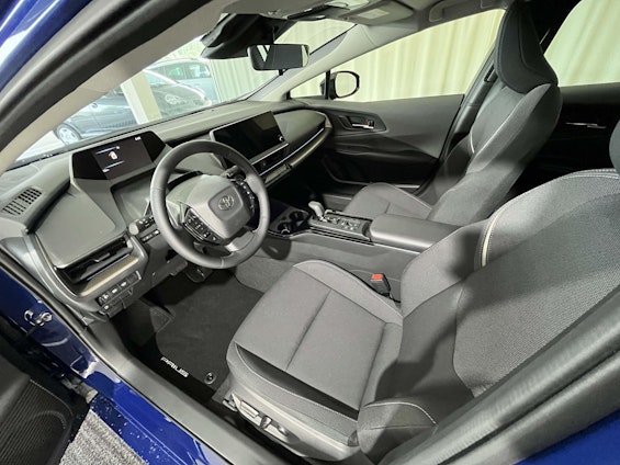 Vehicle image 4 Vehicle image 4