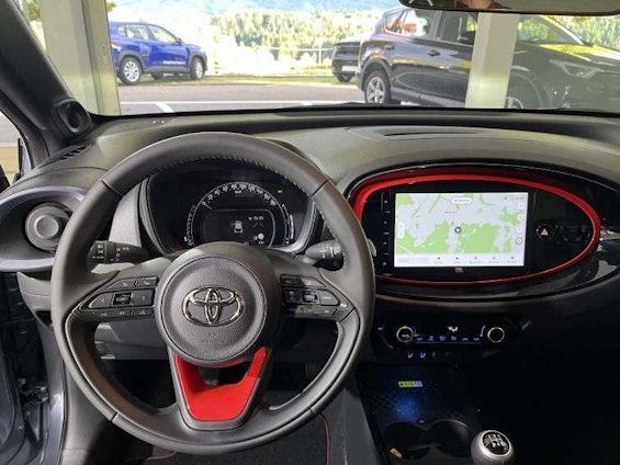 Vehicle image 9 Vehicle image 9