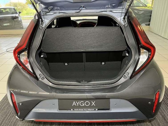 Vehicle image 12 Vehicle image 12