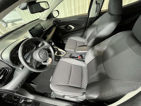 Vehicle image 4 Vehicle image 4