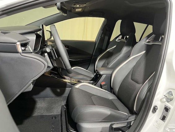 Vehicle image 6 Vehicle image 6